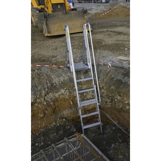 Plancher antidérapant 425 x 380 mm et système anti-basculement détail