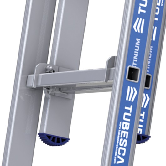 ECHELLE UNIVERSELLE - PLATINIUM COULISSE À MAIN 2 PLANS - 2x14 MARCHES - HAUTEUR D'ACCES MAXIMUM 7.85 M - TUBESCA COMABI ECHELLE UNIVERSELLE - PLATINIUM COULISSE À MAIN 2 PLANS - 2x14 MARCHES - HAUTEUR D'ACCES MAXIMUM 7.85 M - TUBESCA COMABI