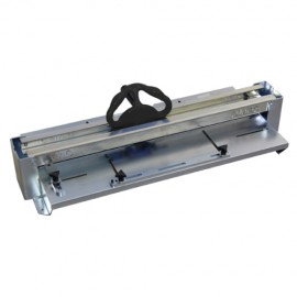 Coupe ardoise DIMOS CAD 4 sur établi pour découpe et poinçonnage toiture ardoise