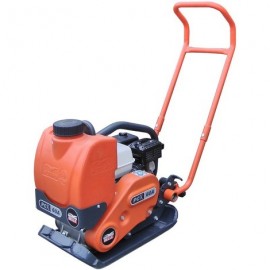 Plaque vibrante thermique Altrad PCX 60A moteur Honda sur chantier compactage