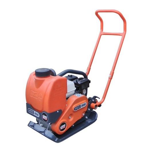 Plaque vibrante thermique Altrad PCX 60A moteur Honda sur chantier compactage