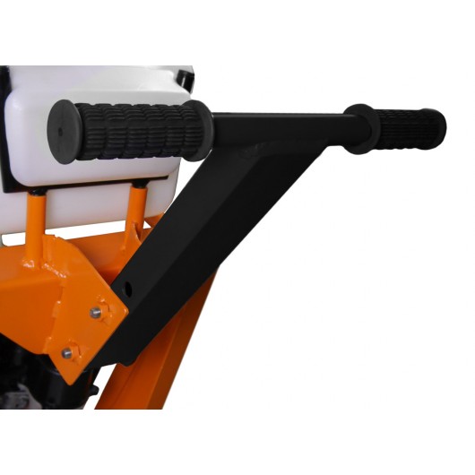 GÖLZ - Scie à sol FS170 KOHLER - Compacte, robuste et facile d‘entretien Adaptée aux utilisations intensives GÖLZ - Scie à sol FS170 KOHLER - Compacte, robuste et facile d‘entretien Adaptée aux utilisations intensives