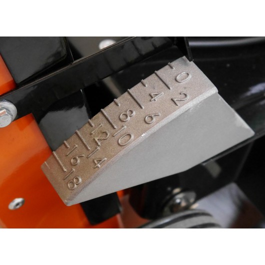 GÖLZ - Scie à sol FS125 E - Petite scie à sol électrique adaptée pour utilisation dans les locaux clos GÖLZ - Scie à sol FS125 E - Petite scie à sol électrique adaptée pour utilisation dans les locaux clos