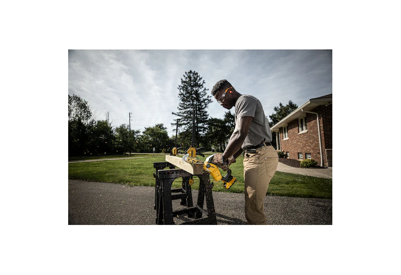 DEWALT - Élagueuse XR 18V brushless DEWALT - Élagueuse XR 18V brushless