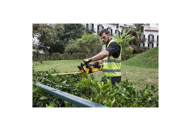 DEWALT - Taille haies XR 18V - 55 cm - Sans batterie ni chargeur DEWALT - Taille haies XR 18V - 55 cm - Sans batterie ni chargeur