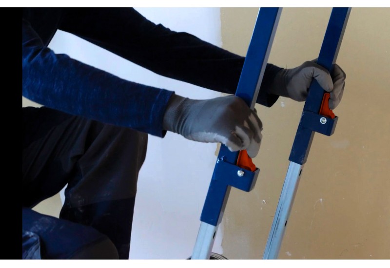 Détail du réglage de hauteur breveté sur la structure de la plateforme