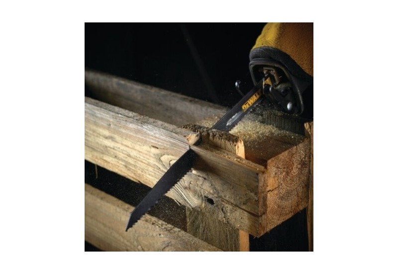 DEWALT - Lame de scie sabre BiM 2X Long Life pour la coupe du bois avec clous 305 mm DEWALT - Lame de scie sabre BiM 2X Long Life pour la coupe du bois avec clous 305 mm