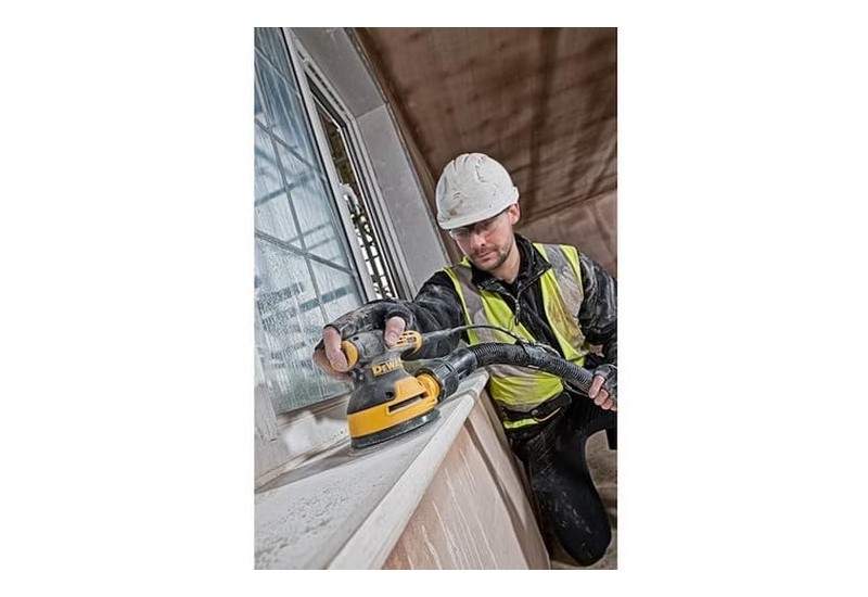 DEWALT - Disque abrasif velcro pour ponceuses excentriques grain 40 - 8 perforations ø 125 mm DEWALT - Disque abrasif velcro pour ponceuses excentriques grain 40 - 8 perforations ø 125 mm