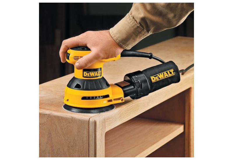 DEWALT - Disque abrasif velcro pour ponceuses excentriques grain 60 - 8 perforations ø 125 mm DEWALT - Disque abrasif velcro pour ponceuses excentriques grain 60 - 8 perforations ø 125 mm