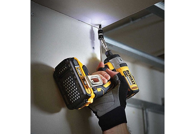DEWALT - Porte-embouts pivotant à 20° + embouts de vissage impact Torsion 25 mm DEWALT - Porte-embouts pivotant à 20° + embouts de vissage impact Torsion 25 mm