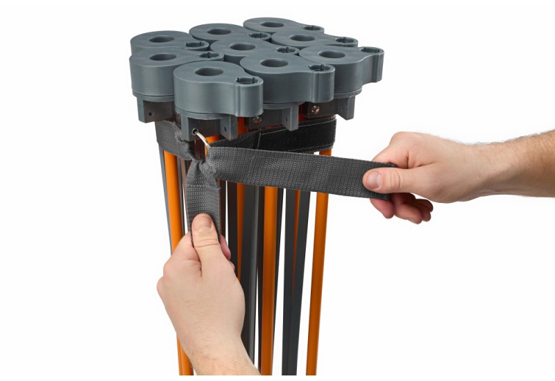 Vue latérale de l'utilisation de la sangle de serrage. Vue latérale de l'utilisation de la sangle de serrage.
