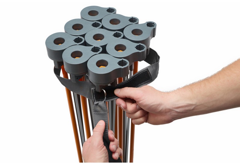 Pliage du Centipede avec sangle de serrage pour faciliter le transport. Pliage du Centipede avec sangle de serrage pour faciliter le transport.