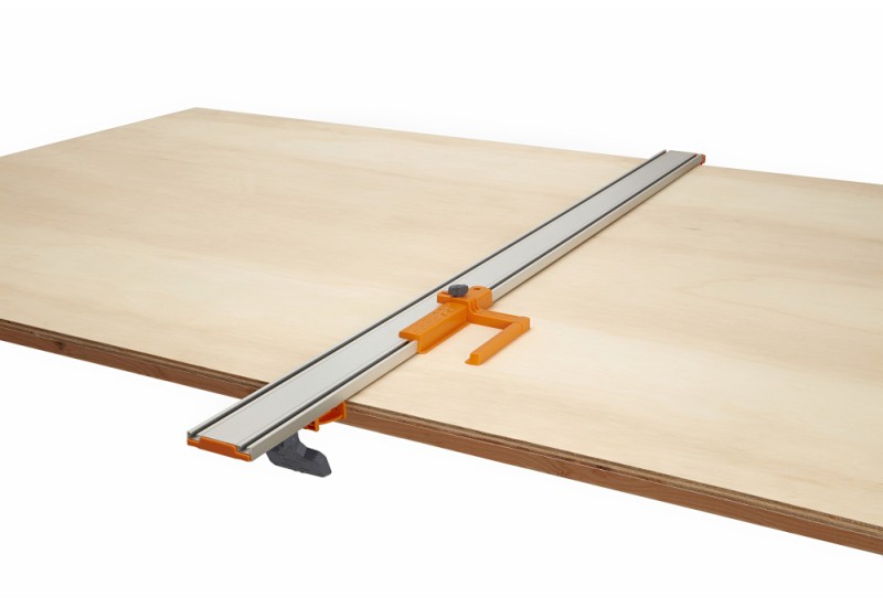 Installation du Jigsaw Guide dans le rail Clamp Edge BORA Installation du Jigsaw Guide dans le rail Clamp Edge BORA
