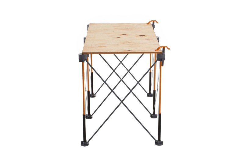 Chevalet BORA présenté avec des planches pour obtenir un établi Chevalet BORA présenté avec des planches pour obtenir un établi