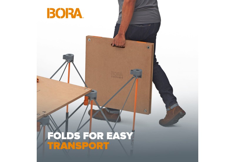 Professionel transportant le plateau pliant BORA. Professionel transportant le plateau pliant BORA.