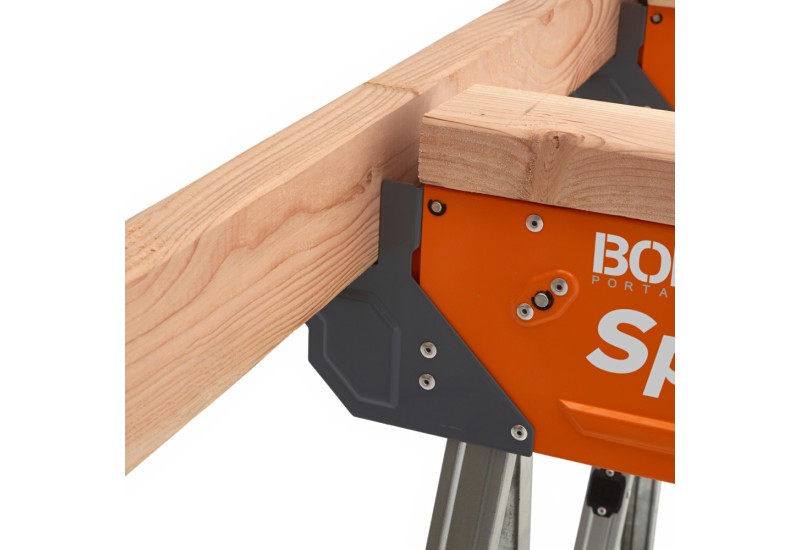 Un gros plan sur la structure en acier robuste du chevalet BORA.