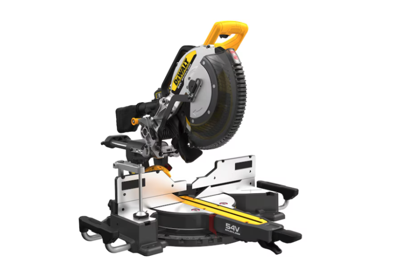 Interface utilisateur et réglages d'angle de la scie radiale DEWALT sans fil. Interface utilisateur et réglages d'angle de la scie radiale DEWALT sans fil.