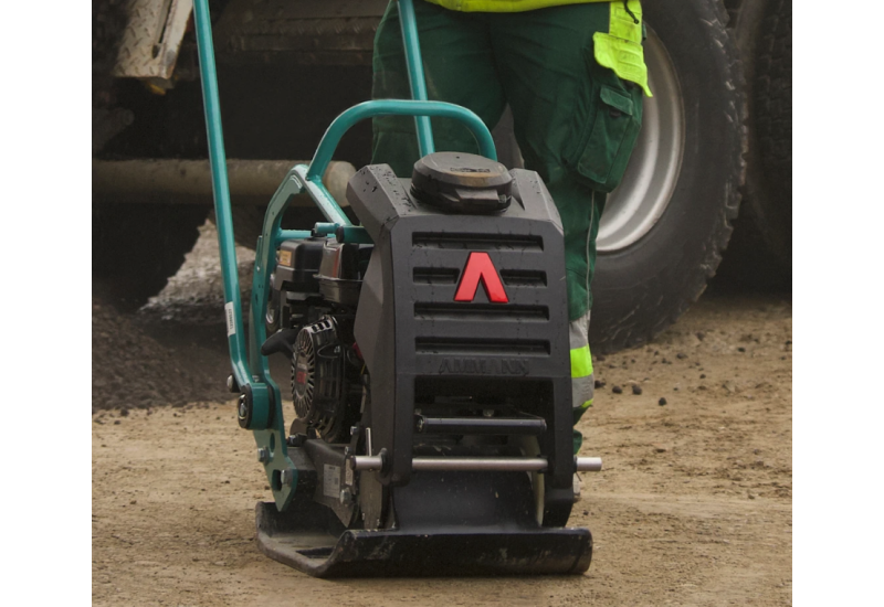 Plaque Vibrante Ammann APF 20/50 HONDA - Kit Pro pour Asphalte - Avec réservoir et kit roues - Largeur de compactage: 500 mm