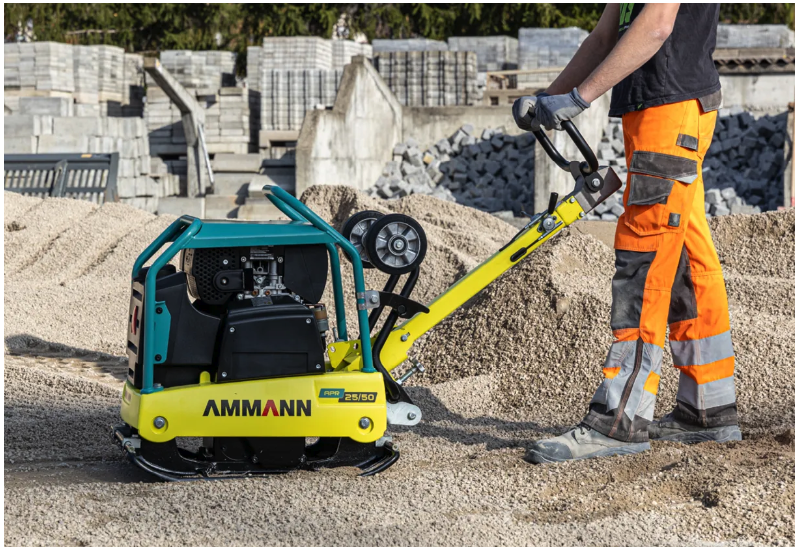 Plaque Vibrante Ammann APR 25/50 Hatz (Diesel) - Compactage Agile - Réservoir et kit roues - Largeur de compactage: 500 mm Plaque Vibrante Ammann APR 25/50 Hatz (Diesel) - Compactage Agile - Réservoir et kit roues - Largeur de compactage: 500 mm