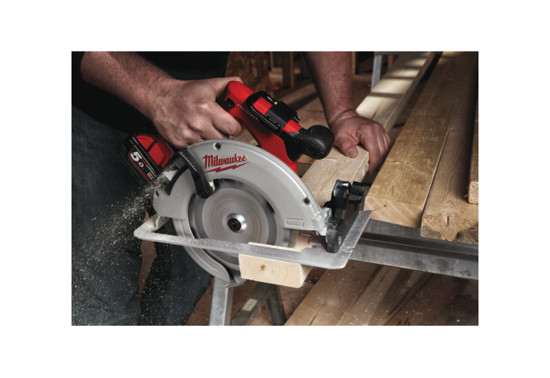 MILWAUKEE - M18 BLCS66-502X - Scie circulaire 66mm, 18V, 5Ah MILWAUKEE - M18 BLCS66-502X - Scie circulaire 66mm, 18V, 5Ah