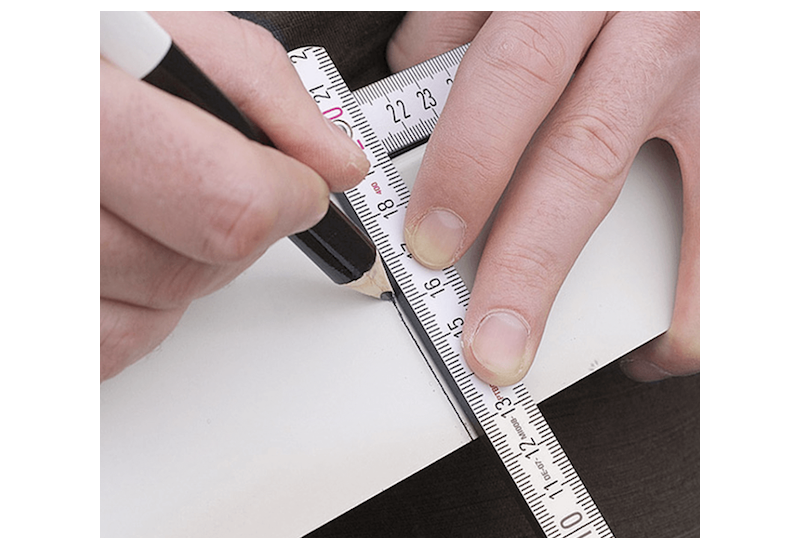 Boîte pliante de 10 crayons universels Blanc/Noir 23cm PICA 546 - pour les surfaces claires et foncées