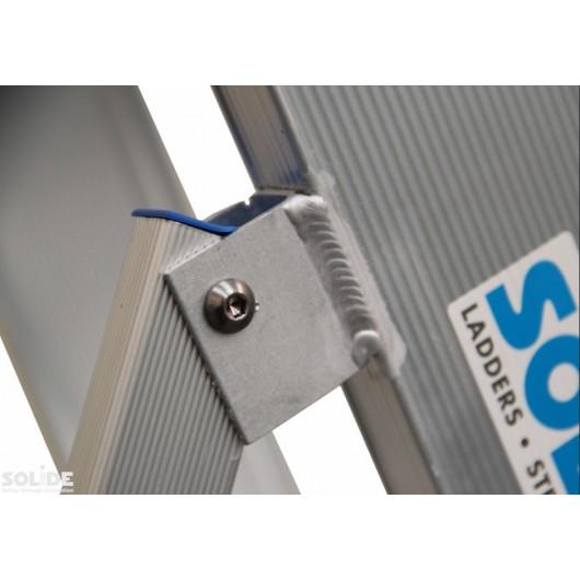 SOLIDE PT03 : Escabeau Professionnel Aluminium 3 Marches (Revêtement Propre)