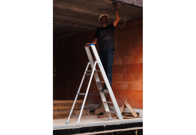 Solide PT08 : Escabeau Pro 8 Marches (2m) – Stable & Mains Propres