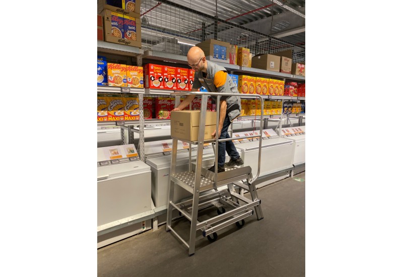 SOLIDE WHK3 : Plateforme Mobile Entrepôt Grande Stabilité (3 Marches)