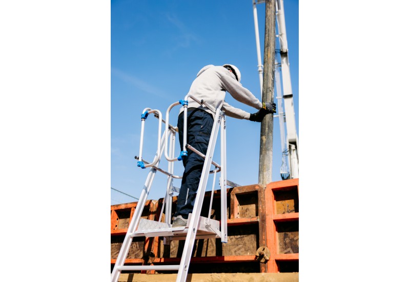 Solide EPM0710 : Échelle Prémur Extensible Aluminium 7-11 Échelons