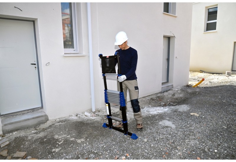 Sac porte-outils inclus avec l’échelle télescopique Space Bamboo DUARIB