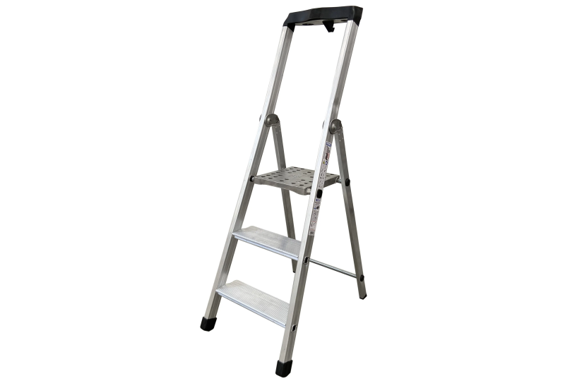 Marchepied aluminium ALTRAD Alto 40 3 marches déplié avec marches larges 110mm et porte-outils