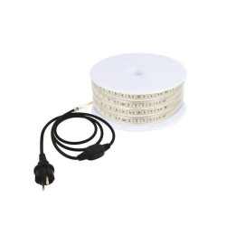 Bobine de 100 mètres de ruban LED chantier Wilmart déroulée sur échafaudage