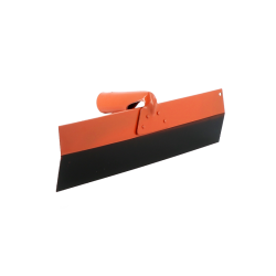 Racloir à macadam Wilmart largeur 45cm en acier avec douille pour manche, outil de voirie pour étaler l'enrobé.