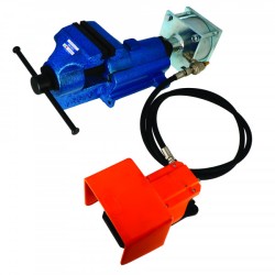 Étau pneumatique URSUS Wilmart avec mors de 120 mm et commande au pied pour serrage industriel.