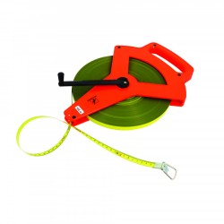 Ruban de mesure Wilmart 100 m en acier et fibre avec étrier compact en ABS et grande manivelle.