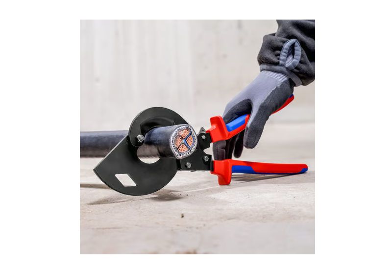 Mécanisme à couronne dentée du coupe-câbles compact Knipex SWA.