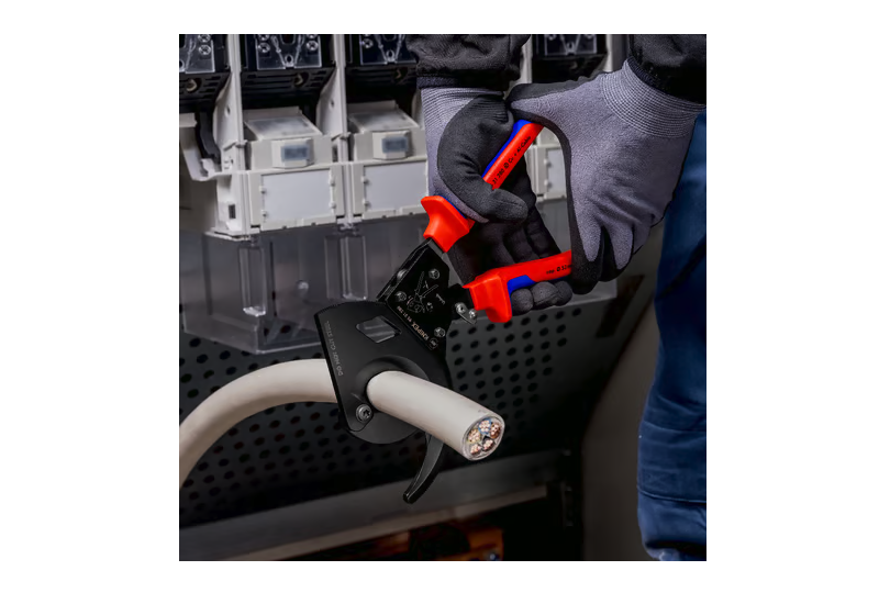 Vue de la lame mobile affûtée du coupe-câbles Knipex 95 31 280.