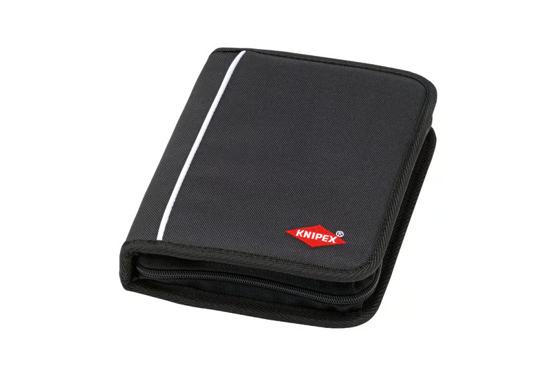 Détail des becs fins et du polissage miroir des pinces Knipex 00 20 17.