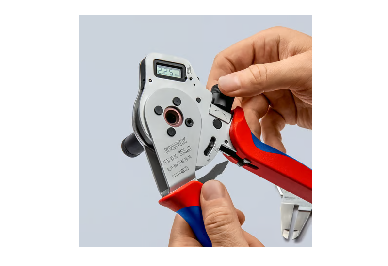 Poignées bi-matière ergonomiques et mécanisme de blocage forcé Knipex.