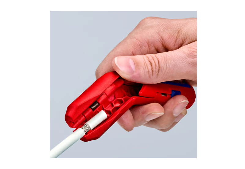 Conception ergonomique en plastique renforcé de fibres de verre pour une durabilité maximale sur chantier.