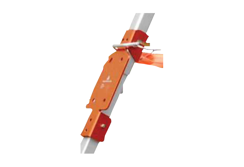 Vue détail jambes télescopiques aluminium trépied espace confiné empattement 2,62 m TRA32 Delta Plus