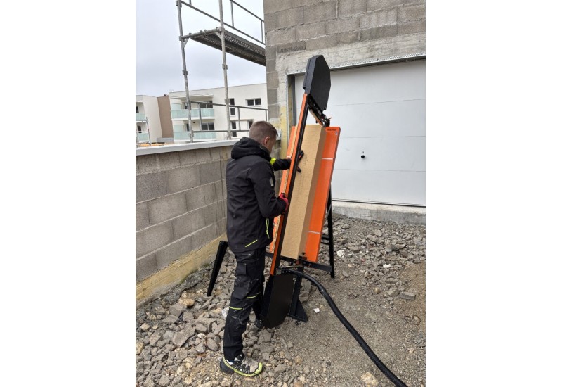 Détail du réglage d'angle pour coupes en biseau et onglet sur la coupeuse IMER TIGRIS 1250 CX