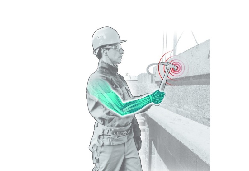 Surfaces de frappe latérales du marteau mobiste Nanovib pour clouage en jonction d'angle de mur ossature