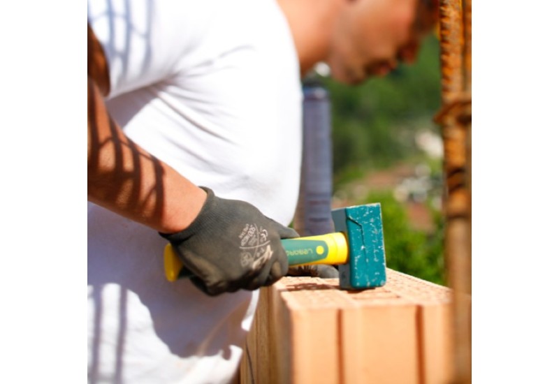 Manche ergonomique deux positions de la massette Batipro Leborgne 123308 pour précision et puissance