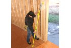 Étai Sylvapro® positionné à 60° pour maintenir un mur à ossature bois à l'aplomb