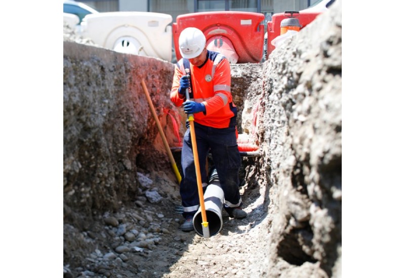 Côté pointe en acier forgé de la barre à mine Nanovib® pour creuser