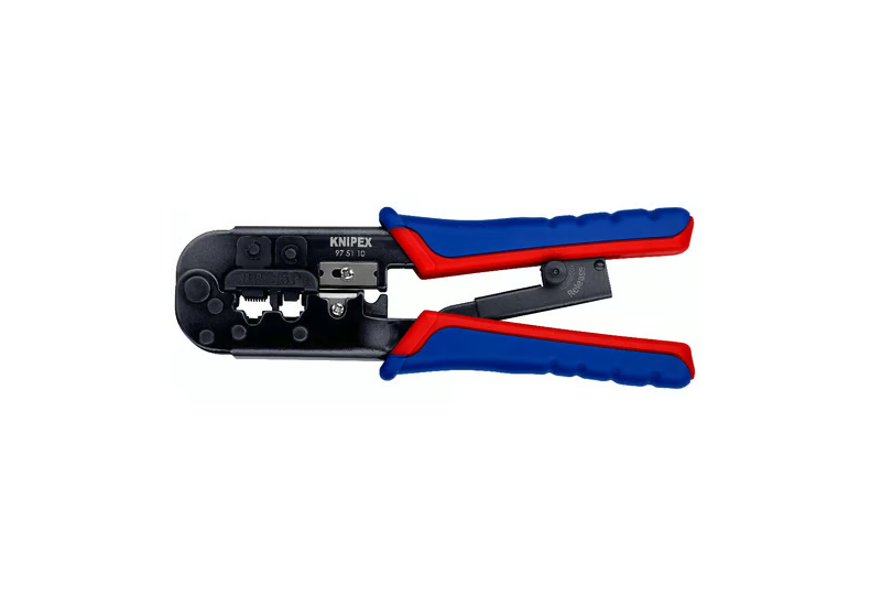 Sertissage d'une fiche RJ45 à 8 pôles avec la pince Knipex 97 51 10