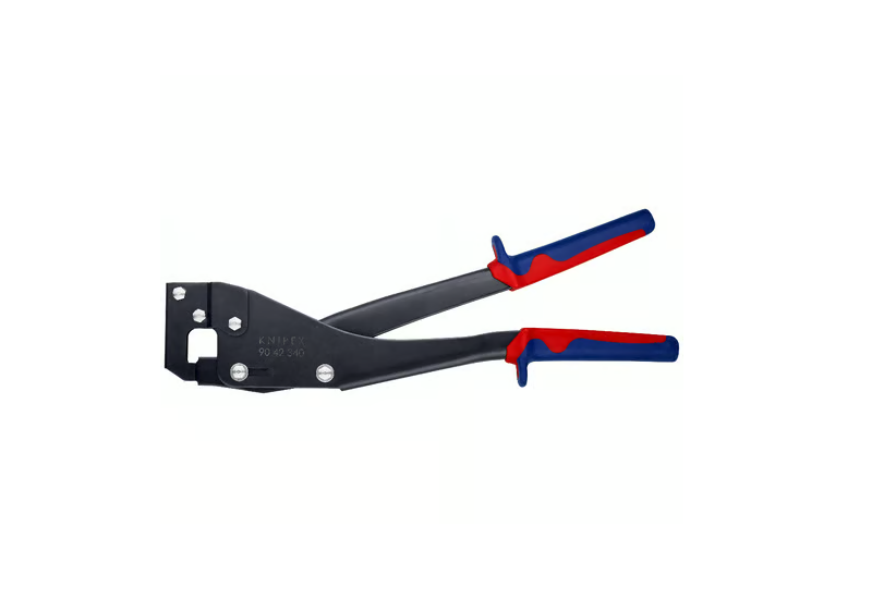 Assemblage sans vis de deux profilés de cloison sèche avec la pince Knipex