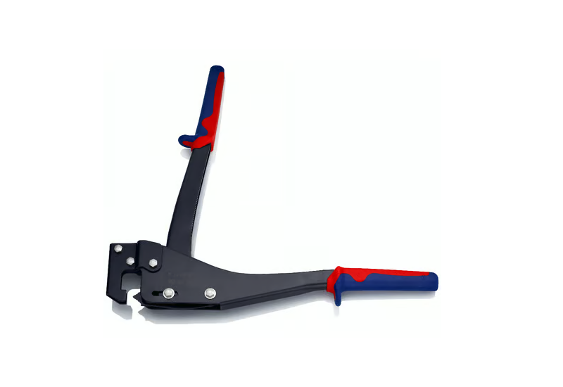 Pince Knipex sertissant des rails et montants alu de faux-plafond